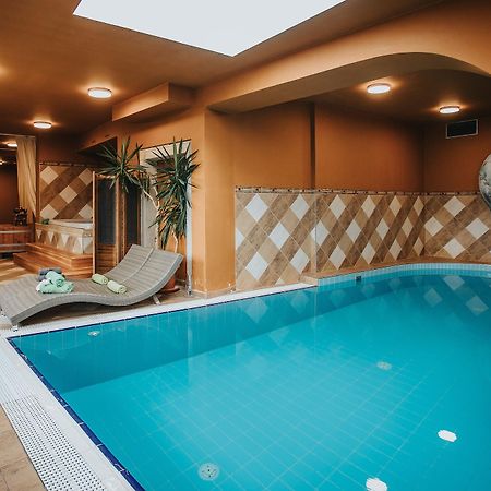 Hotel Ruze Cesky Krumlov Exterior photo Spa center